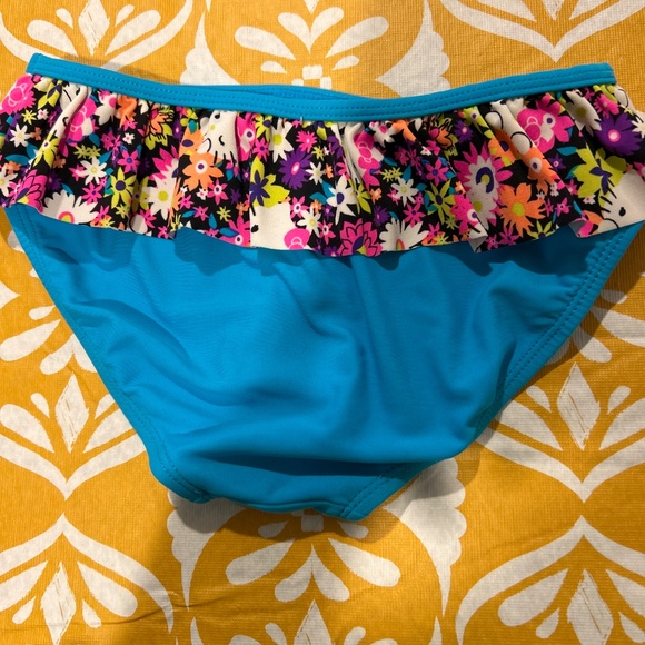 Hello Kitty Girls Swimsuit Bikini Tankini M 7 / 8 - Picture 5 of 7